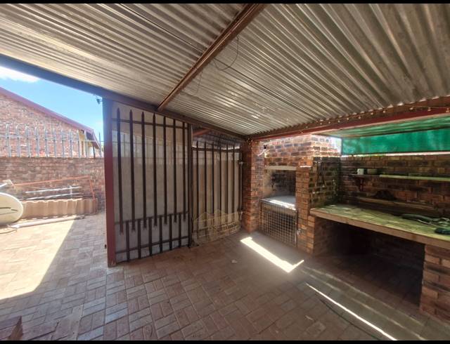 3 BEDROOM FREESTANDING FOR SALE IN DIBENG